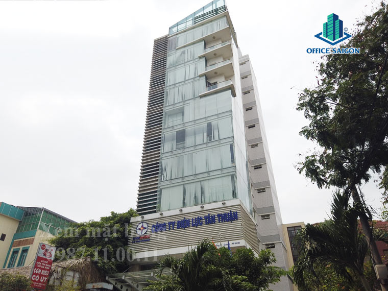 View tổng quan phía ngoài cao ốc văn phòng HCMPC building đường Lê Quốc Hưng