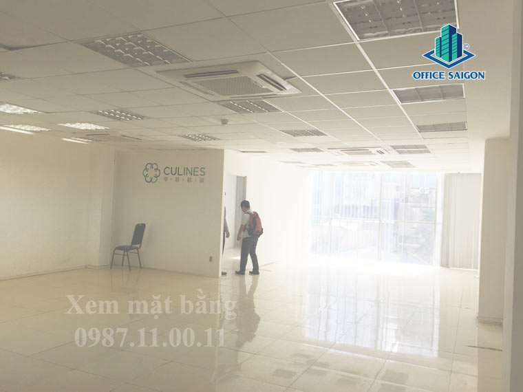 Khách hàng xem mặt diện tích 120m2 tại tòa nhà H3 building