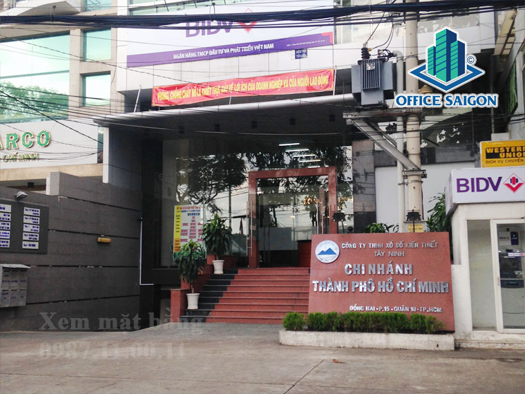 Lối vào văn phòng cho thuê tại tòa nhà MBH Building quận 10