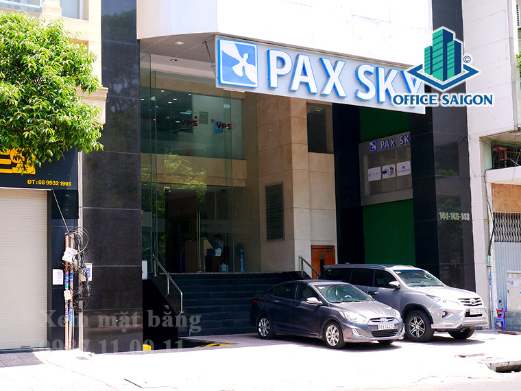 Bãi để xe hơi tại tòa nhà cho thuê văn phòng Paxsky 144 Building Quận 1