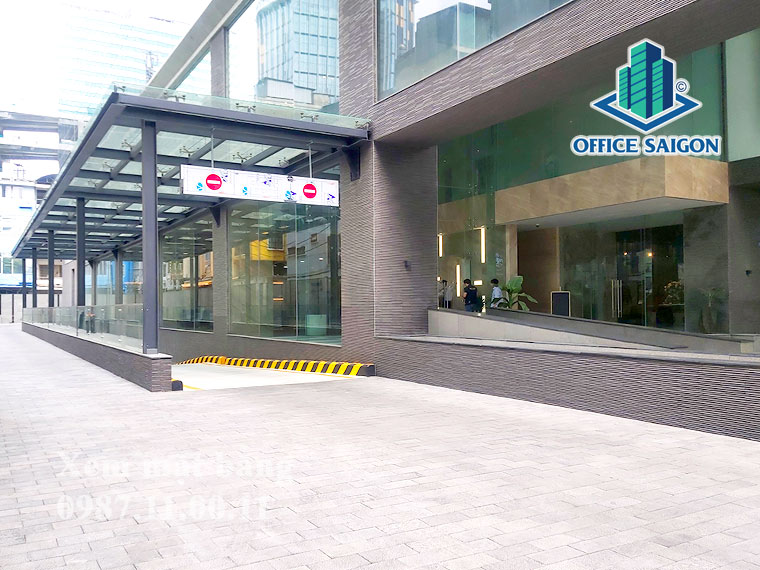 Bãi giữ xe tại tào nhà cho thuê thuê văn phòng Sonatus Builiding Quận 1