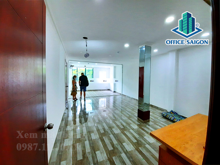 Khách hàng thuê tại tầng 2 tòa nhà Anpha Building Quận 1