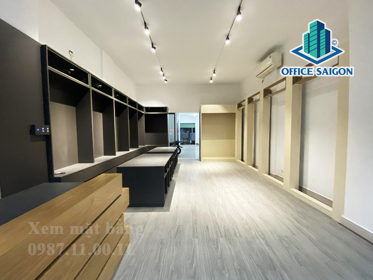 Khách thuê thiết kế nội thất tại tầng 1 tòa nhà cho thuê văn phòng TP Office Building Quận Bình Thạnh