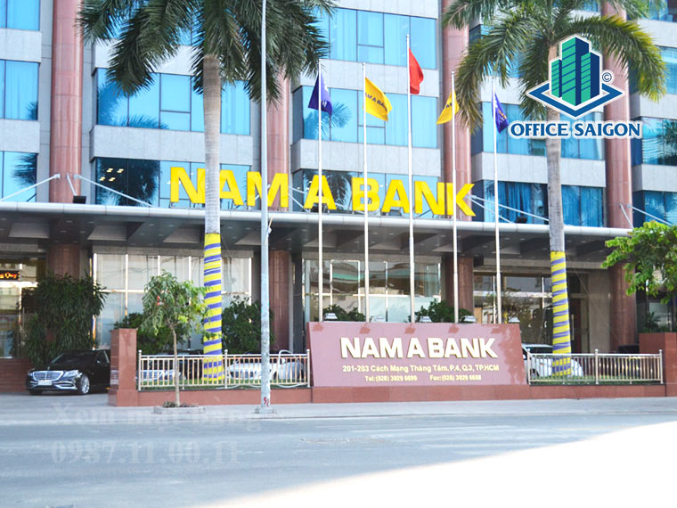 Phía trước tòa nhà cho thuê văn phòng Nam Á Bank Building Quận 3