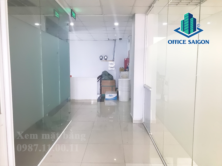 Lối đi hành lang tại tòa nhà Kim Thanh building quận 2