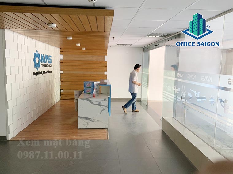 Lễ tân tại văn phòng cho thuê Octagon 2 building quận Tân Bình