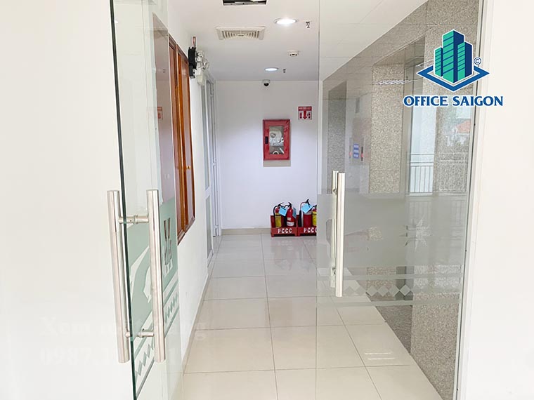 Lối đi chung tại văn phòng cho thuê Octagon 2 building quận Tân Bình