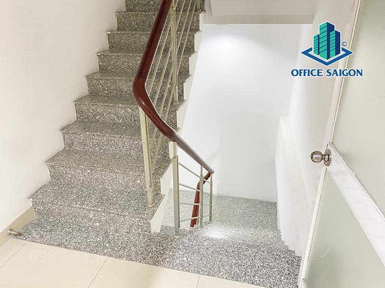 Cầu thang bộ tại văn phòng cho thuê Octagon 2 building quận Tân Bình