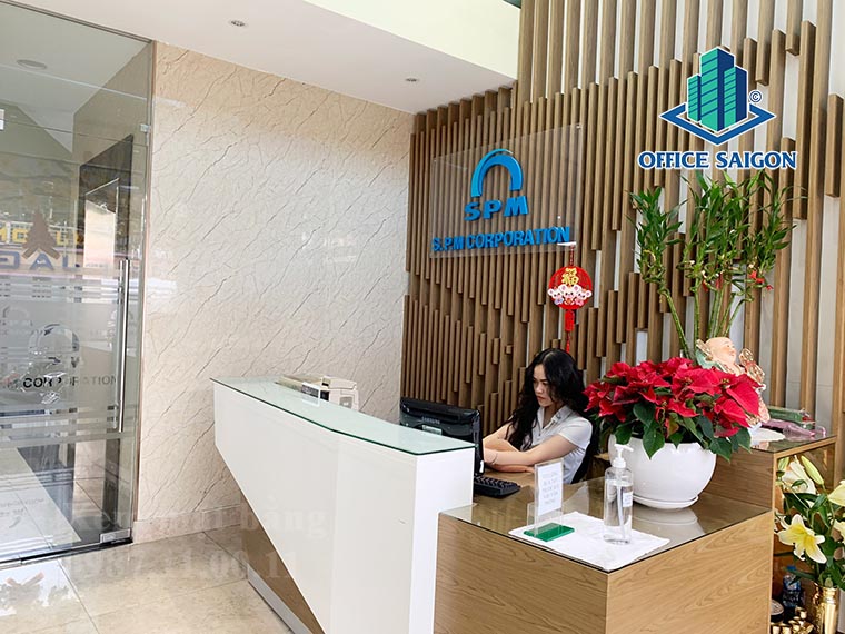 Lễ tân tại văn phòng cho thuê BL building quận 10
