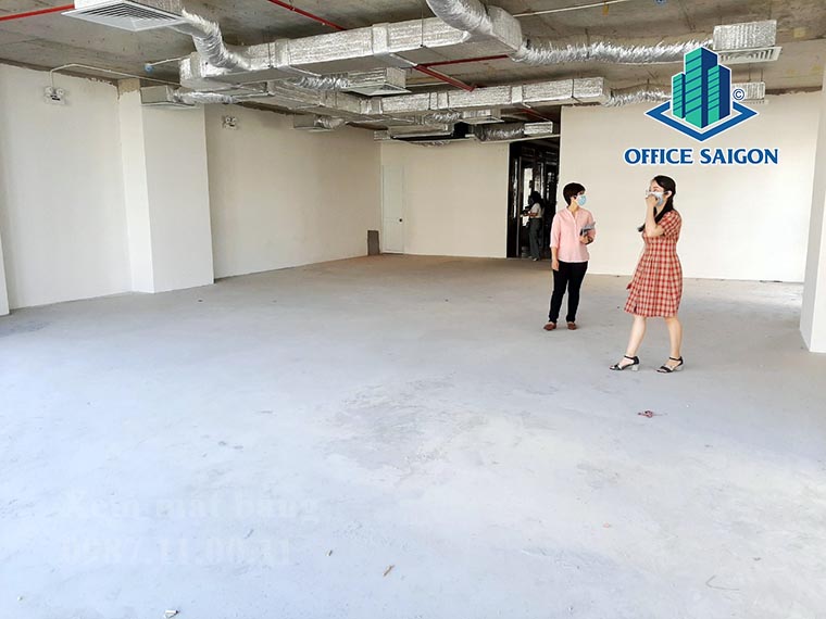 Khách xem mặt bằng 112m2 tại tầng 3A văn phòng cho thuê DAG tower quận 1