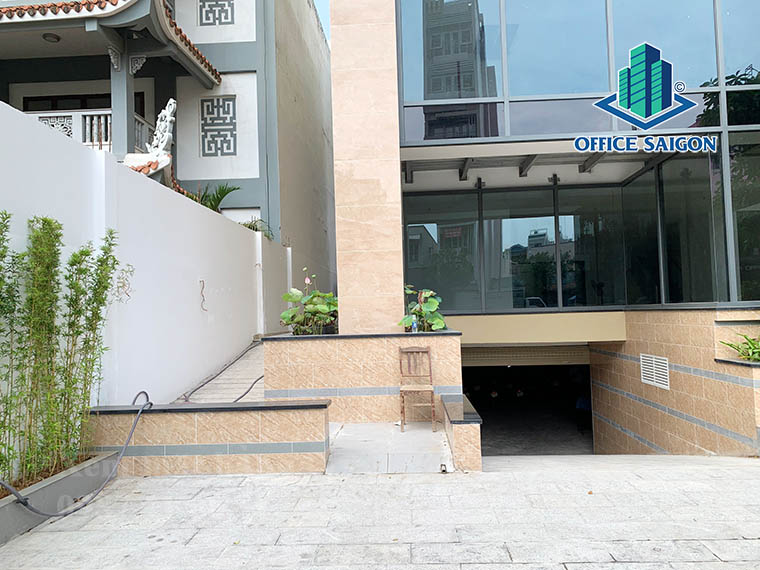 Lối vào hầm giữ xe văn phòng cho thuê MG building NKKN quận 3