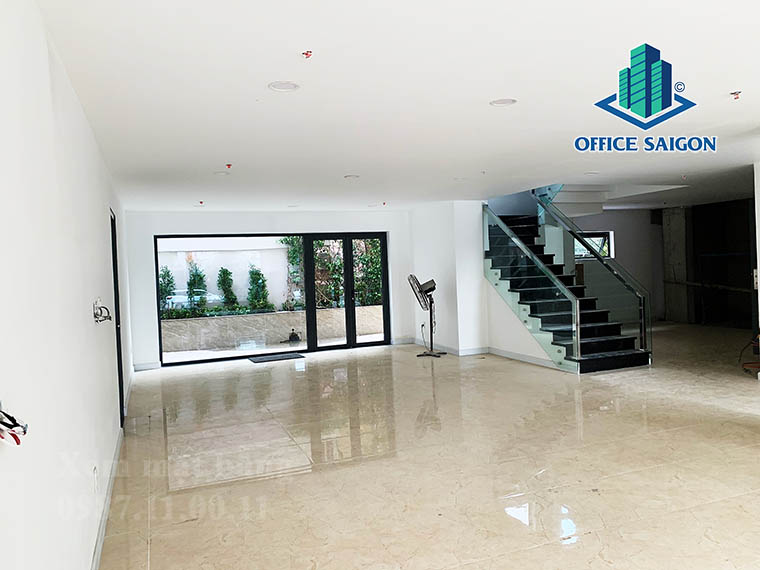 Cầu thang bộ tại văn phòng cho thuê MG building NKKN quận 3