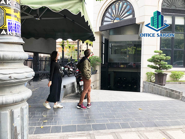 Lối xuống hầm giữ xe văn phòng cho thuê Nam Việt building quận Tân Bình