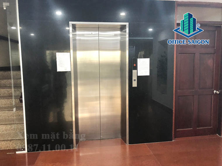 Thang máy tại văn phòng cho thuê MINK building quận Tân Bình