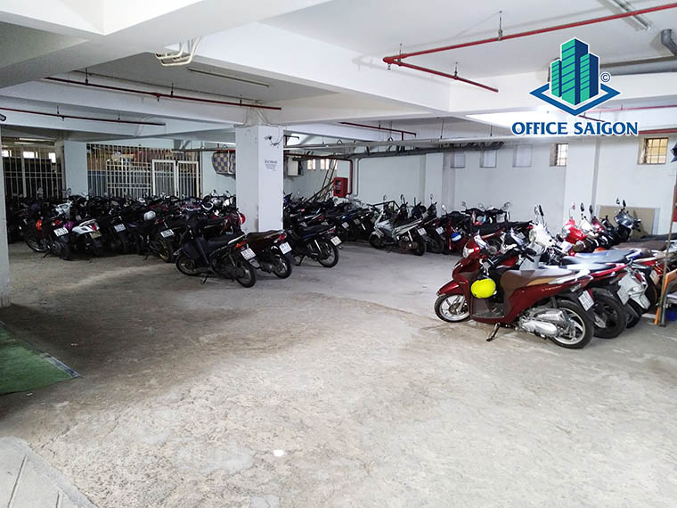 Hầm giữ xe tại văn phòng cho thuê AGA building quận Phú Nhuận
