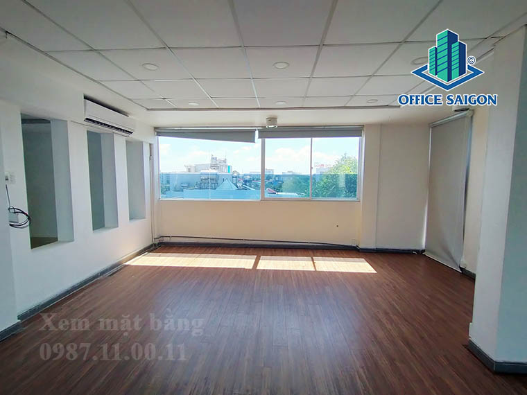 Sàn văn phòng lót gỗ tại văn phòng cho thuê Lucky Rainbow building quận Tân Bình