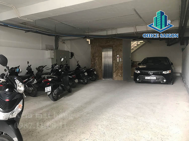 Hầm giữ xe rộng thoáng tại văn phòng cho thuê 488LQD building quận Bình Thạnh