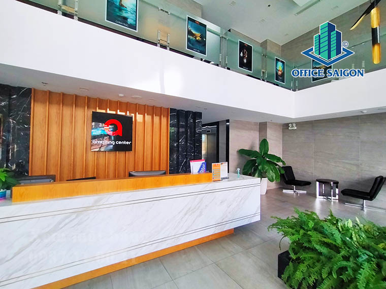Lễ tân tại văn phòng cho thuê Amazing Centre quận Tân Bình