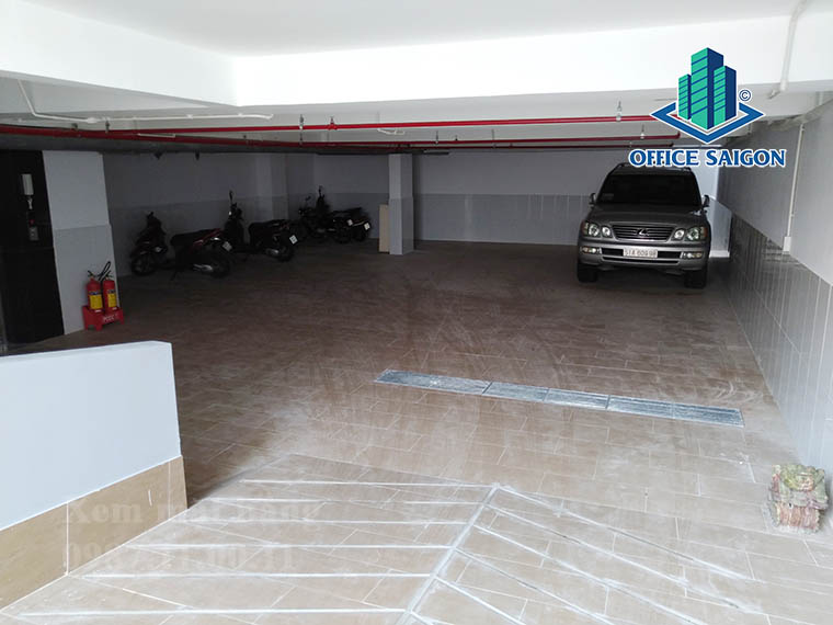 Lối xuống hầm giữ xe văn phòng cho thuê Richhome building quận 3