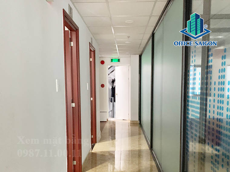 Hành lang đi lại tại văn phòng cho thuê Richhome building quận 3