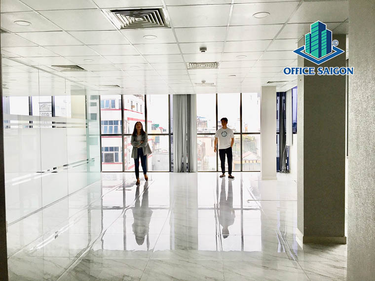 Khách xem mặt bằng 60m2 tại văn phòng cho thuê Kappel Land 2 building quận Tân Bình