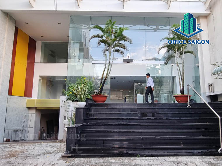 Lối vào văn phòng cho thuê TSA building Tôn Đản quận 4