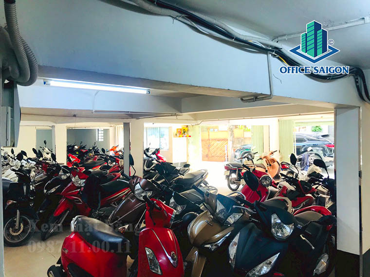 Hầm giữ xe tại văn phòng cho thuê Lmark building quận Phú Nhuận