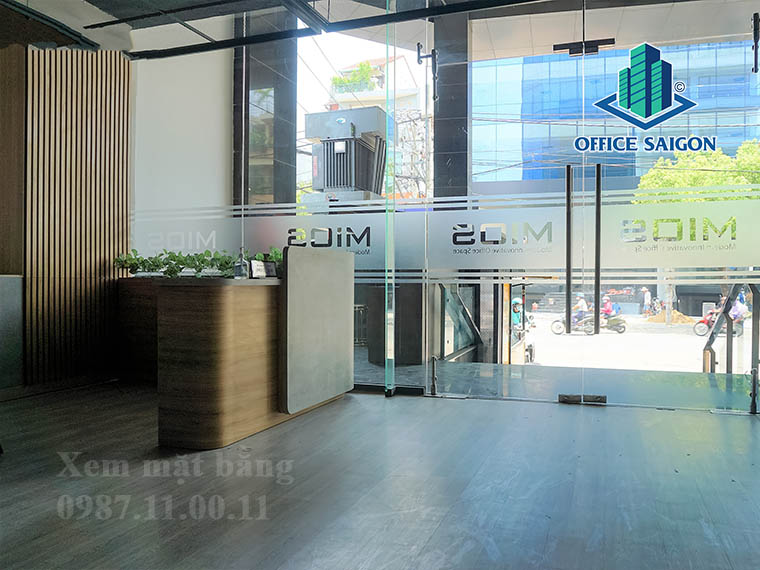 Lễ tân tại văn phòng cho thuê Mios building quận Bình Thạnh