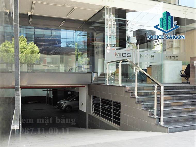 Lối xuống hầm giữ xe tại văn phòng cho thuê Mios building quận Bình Thạnh