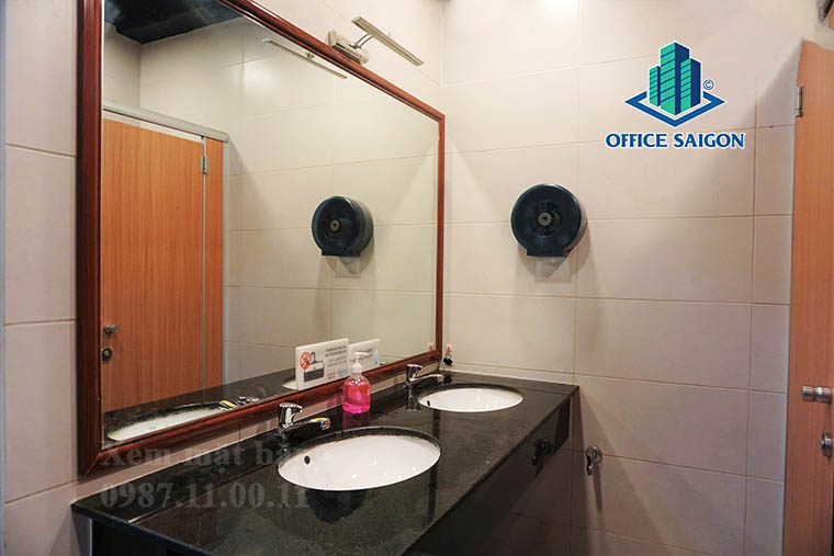 Toilet tại văn phòng cho thuê Mios building quận Bình Thạnh