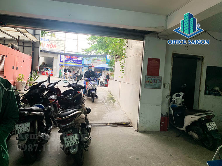 Lối vào hầm giữ xe  văn phòng cho thuê Royal Office building quận Bình Thạnh