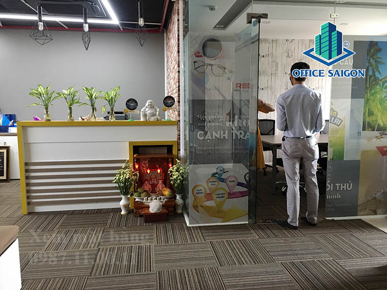 Lễ Tân Tại văn phòng cho thuê Redbase building quận Phú Nhuận