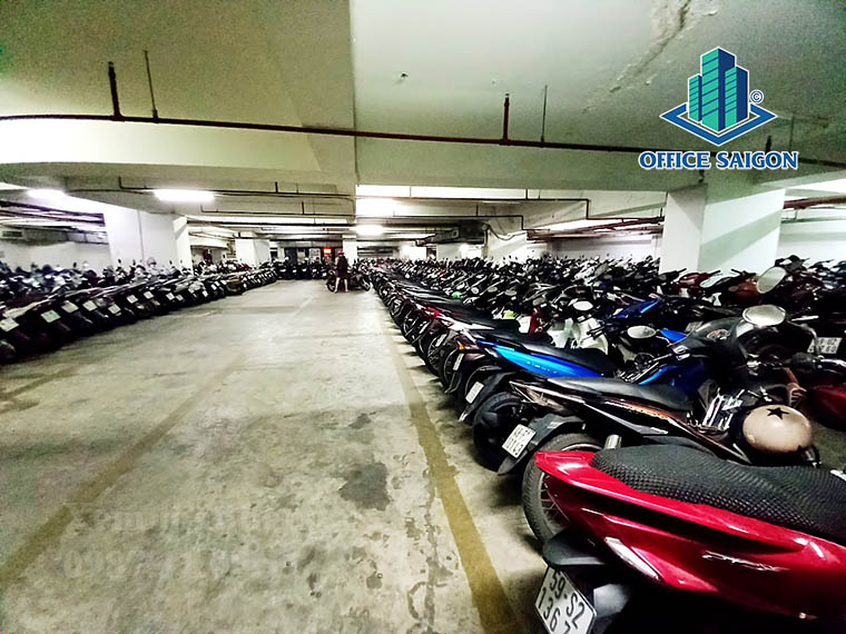Hầm giữ xe tại văn phòng cho thuê Lữ Gia plaza quận 11