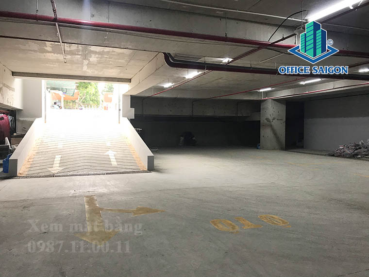 Lối dẫn xuống hầm giữ xe văn phòng cho thuê MG Building Nguyễn Oanh quận Gò Vấp