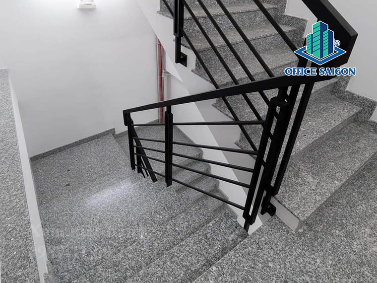 Cầu thang bộ tại văn phòng cho thuê BSI tower quận Thủ Đức
