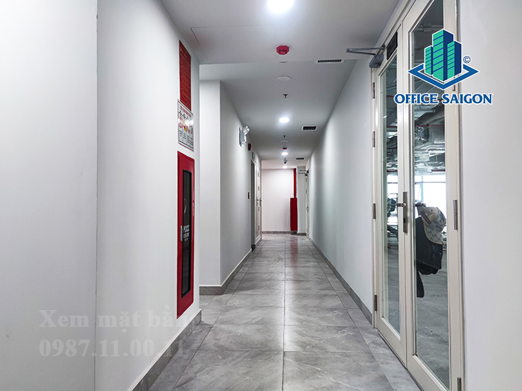 Lối đi chung tại văn phòng cho thuê The Six 8 Building quận Tân Bình
