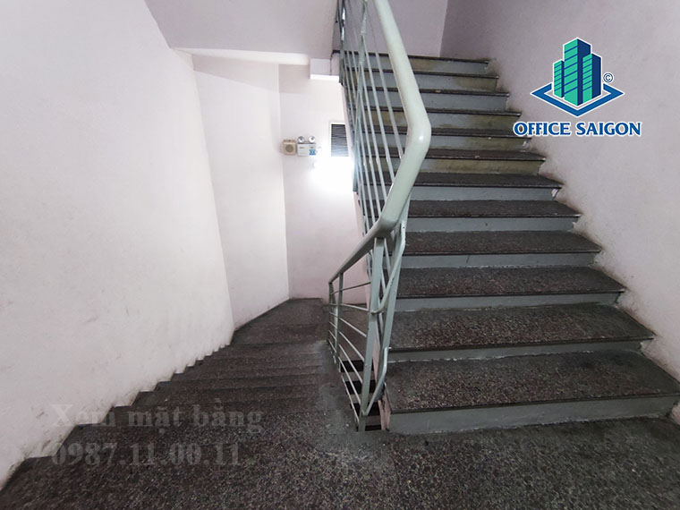 Cầu thang bộ tầng 3 văn phòng cho thuê Saigon Mall Building quận 3