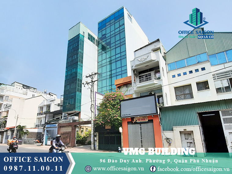 Mặt tiền phía trước tòa nhà VMG building đường Đào Duy Anh