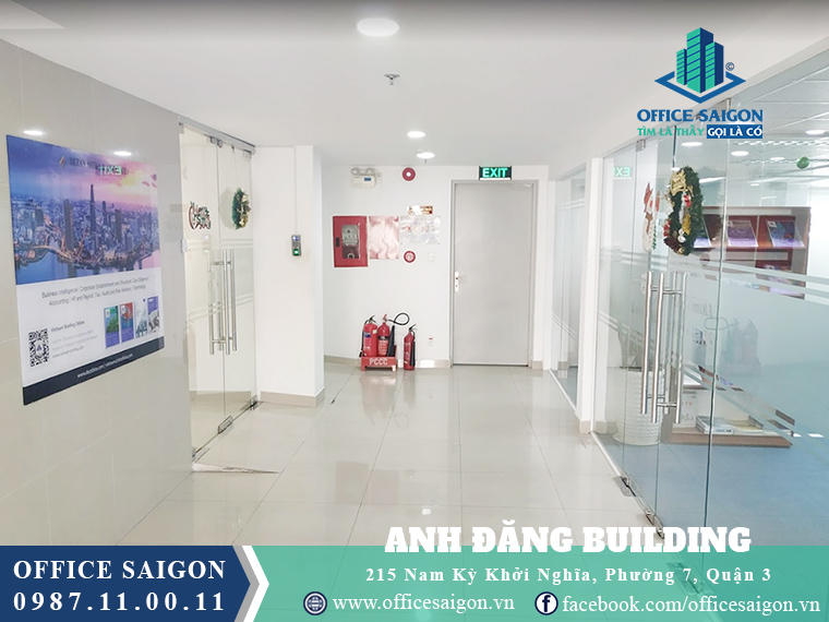 Hành lang đi giữa các văn phòng cho thuê Anh Đăng Building quận 3