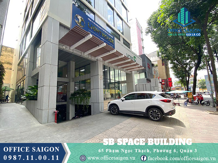 Lối đi xuống văn phòng cho thuê toà nhà SB Space Building quận 3