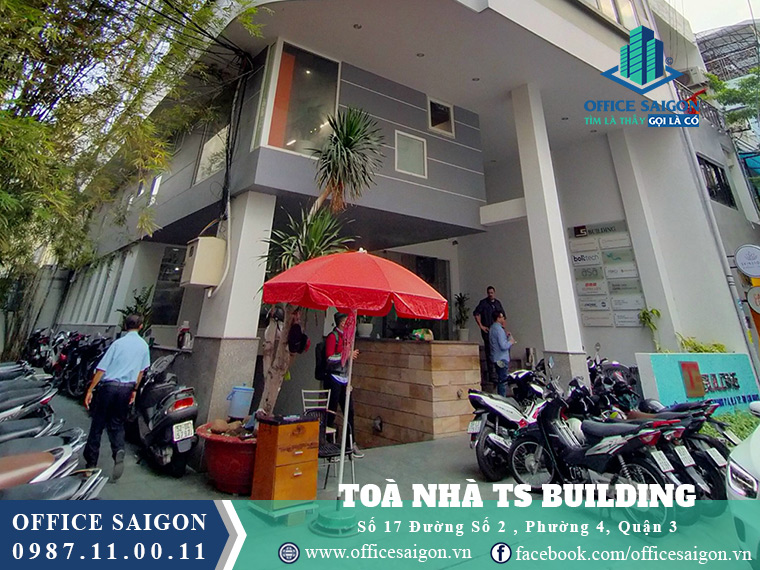 Bãi giữ xe phía trước văn phòng cho thuê TS building quận 3