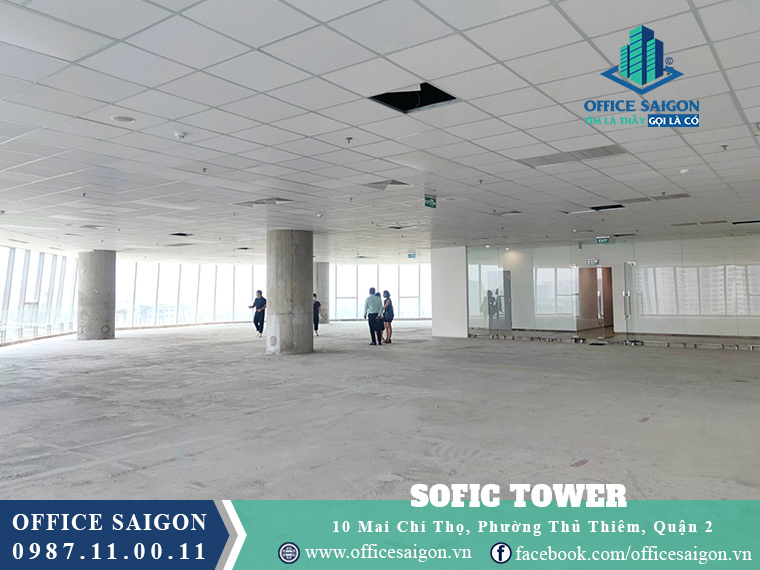 Khách xem sàn cho thuê toà nhà Sofic Tower Quận 2