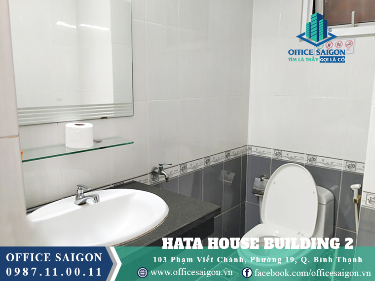 Hệ thống toilet văn phòng cho thuê toà nhà Hata House 2 Building Quận Bình Thạnh
