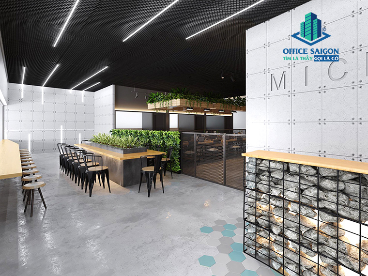 Khu vực Coworking tại MicroSpace tận dụng ánh sáng tự nhiên và cây xanh