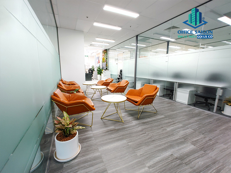khu tiếp khách văn phòng trọn gói tại Saigon Paragon