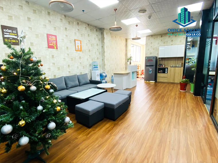Khu vực tiếp khách tại văn phòng trọn gói Devspace Lê Văn Duyệt