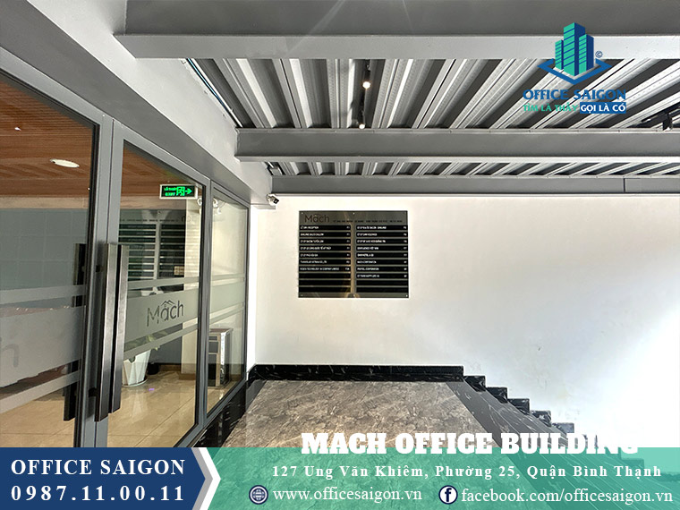 Khu vực dặt bảng tên công ty tại văn phòng cho thuê MACH Office Building quận Bình Thạnh