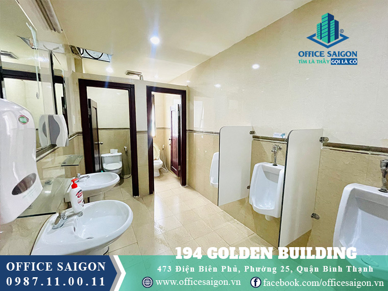Toilet tại toà nhà 194 Golden Building