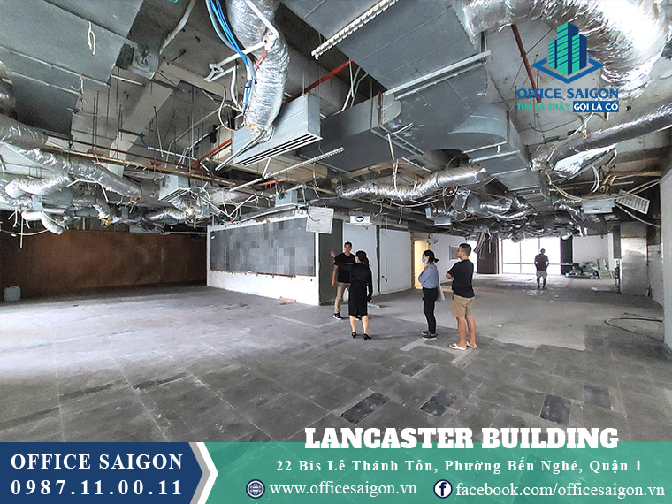 Sàn trống tòa nhà The Lancaster building có thể đậu xe rất thoải mái