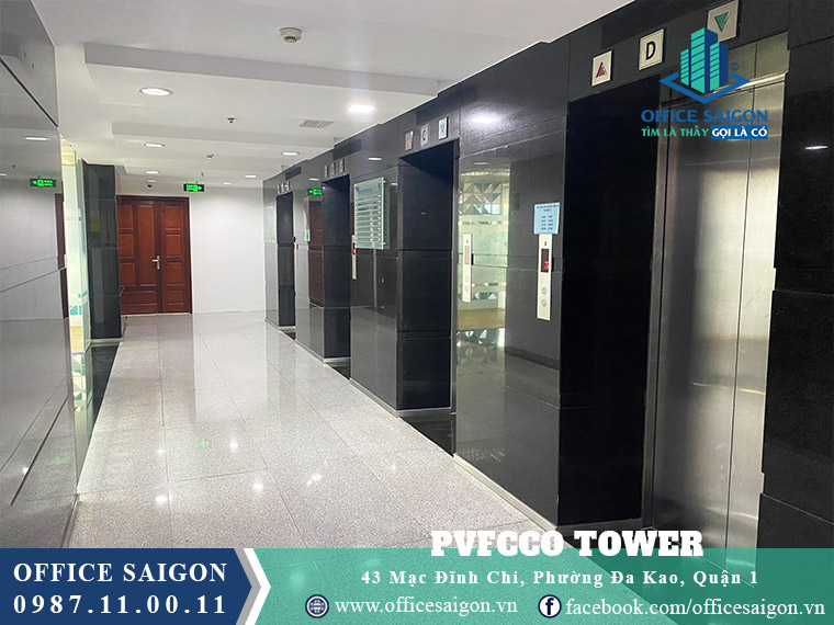 Thang máy tòa nhà PVFCco tower rộng rãi xe hơi có thể ra vào